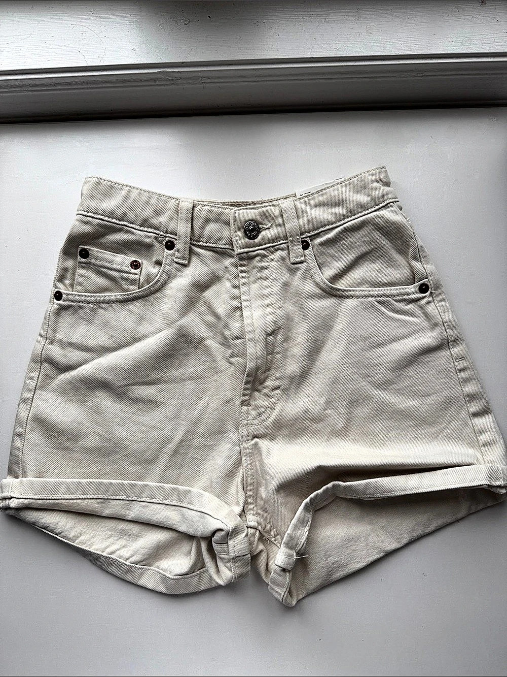 Zara High Waist Denim Shorts in Cream Size 34